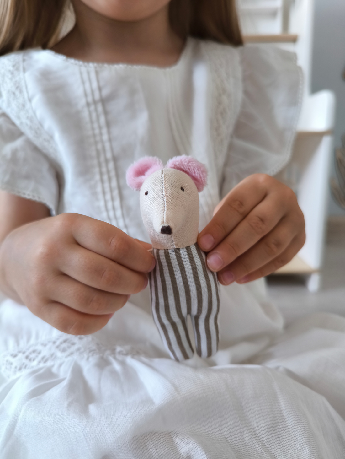 Мягкая игрушка "Мышка Малыш" для кукольного домика - фотография товара