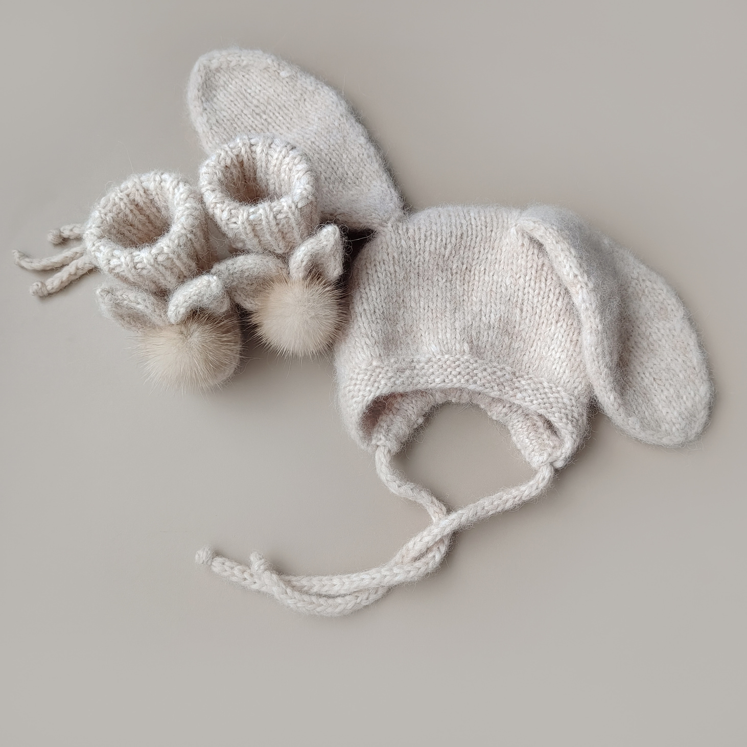 Комплект для новорожденного - шапочка и пинетки - фотография товара