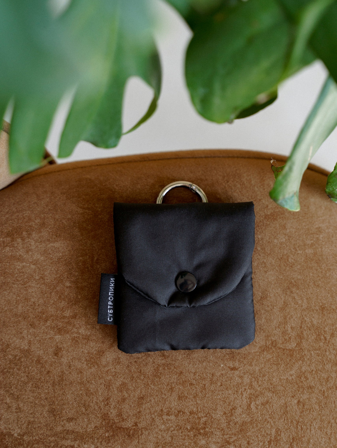 Кейс для AirPods (ключей, мелочей), черный - фотография товара