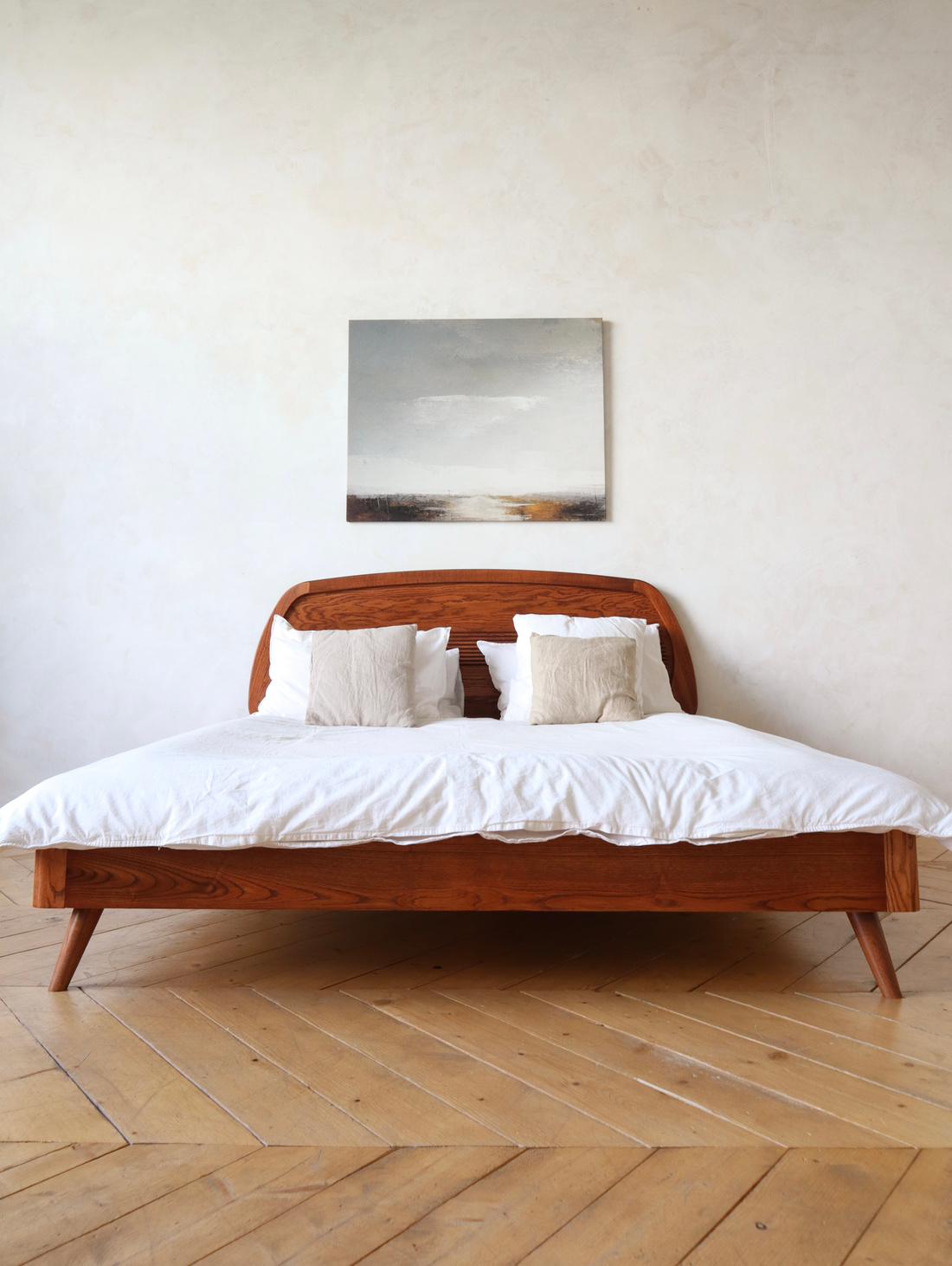 Кровать из шпона и массива дуба KRV03 - фотография товара