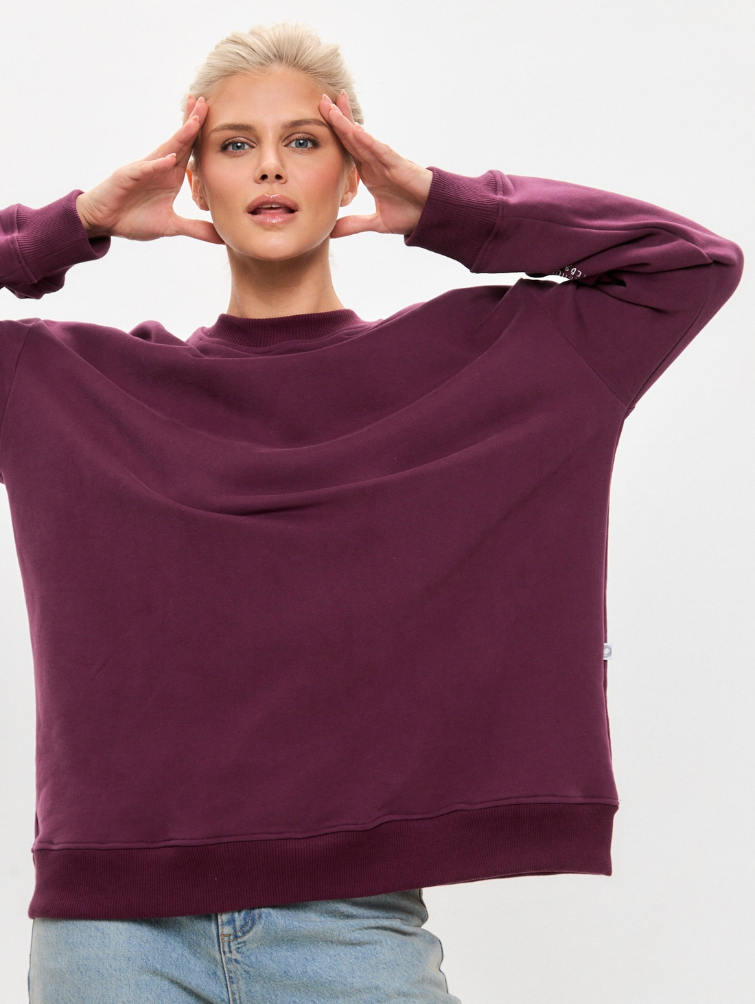 Свитшот в цвете каберне «Главное место силы» - фотография товара