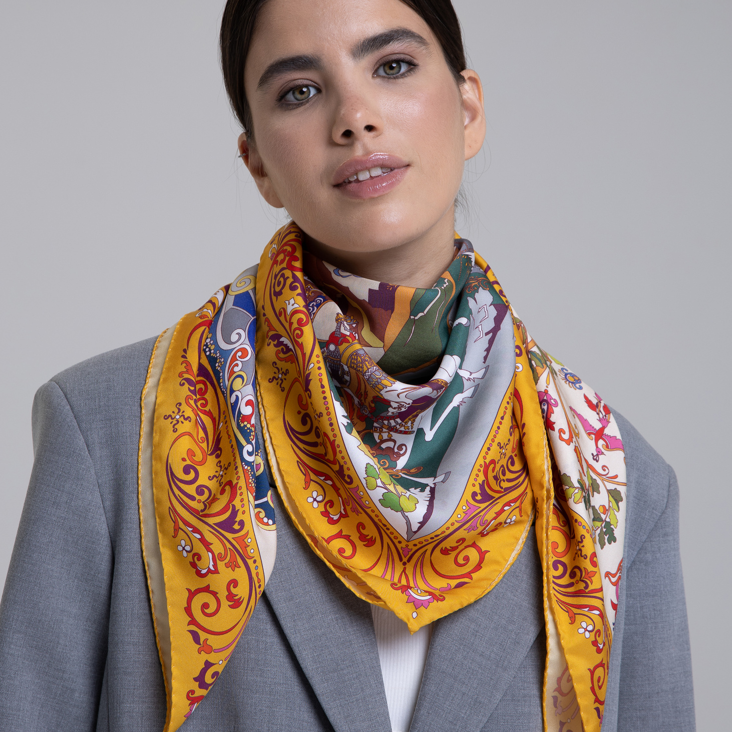 Шелковый платок «Сказки Пушкина светлый» 90х90 - фотография товара