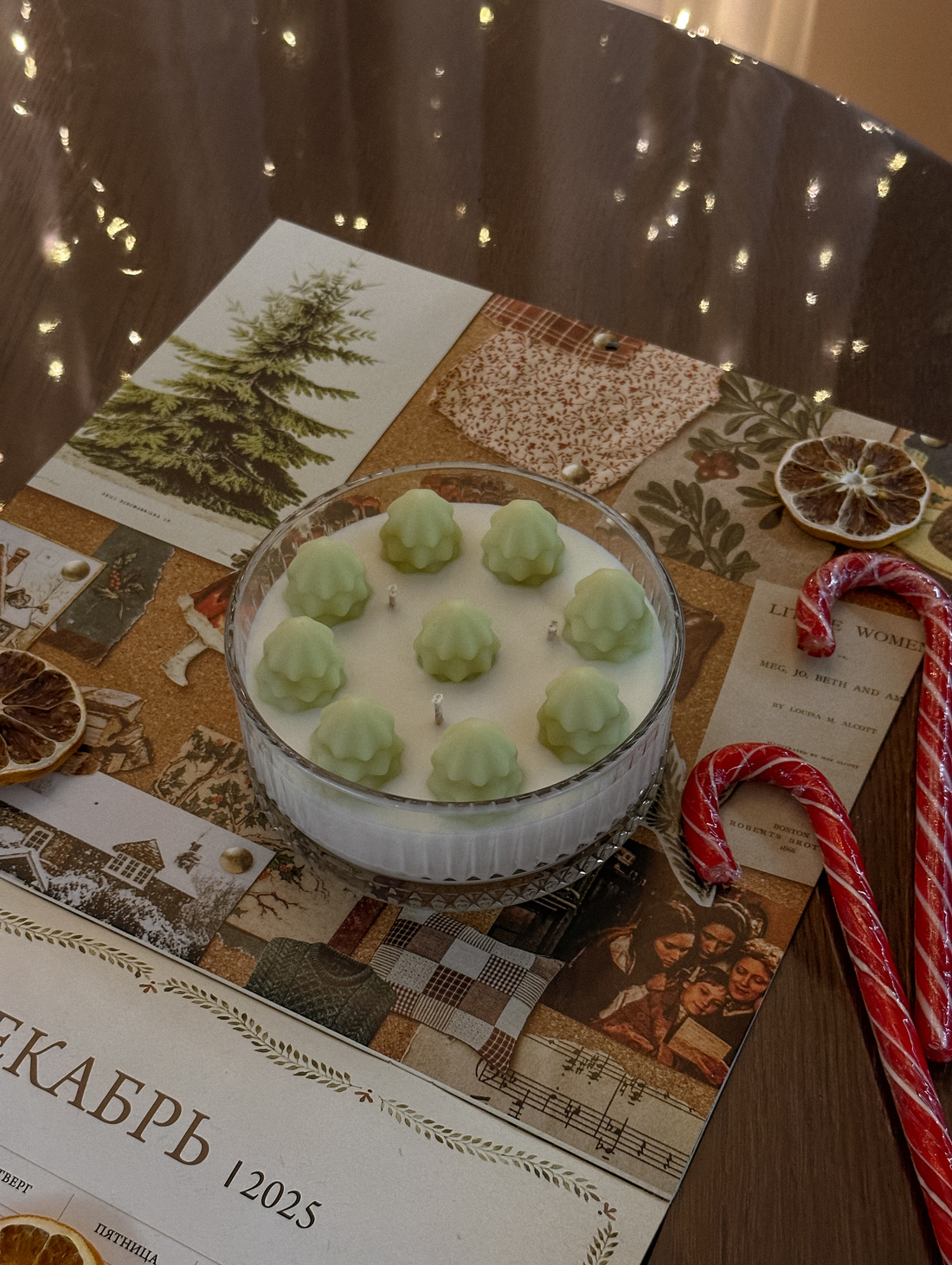 Новогодняя свеча в стакане с декором - фотография товара