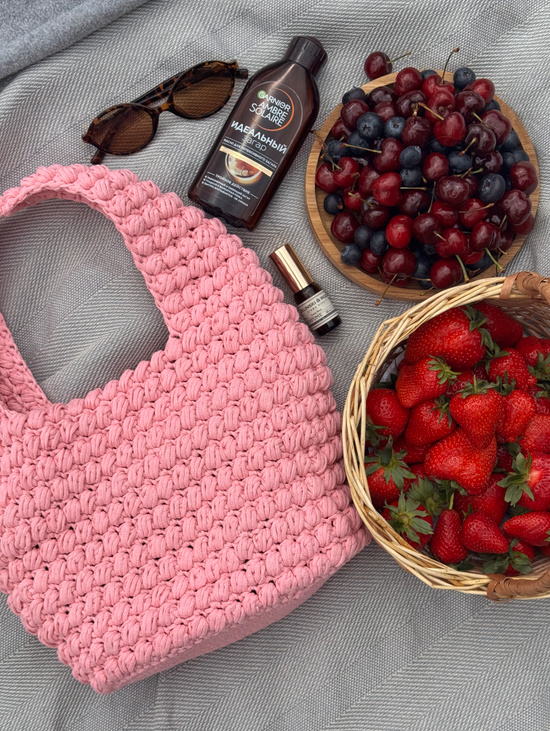 Вязаная сумка в розовом цвете Bloom