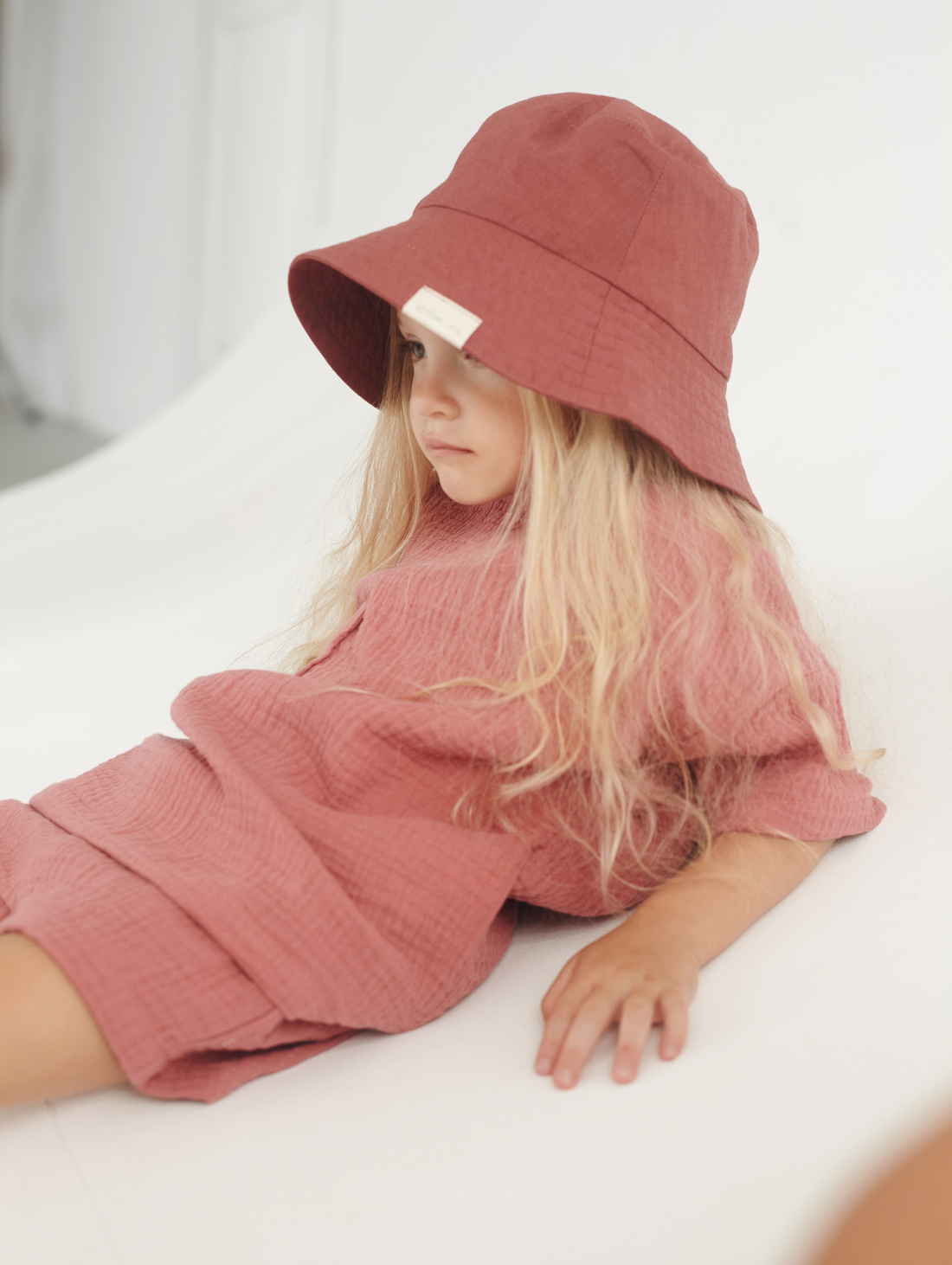 Костюм из муслина Брусничный - фотография товара