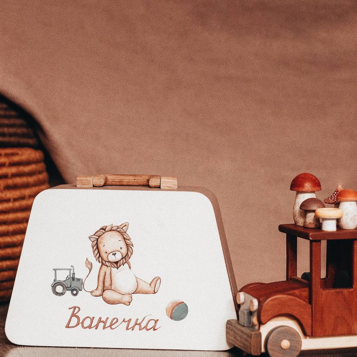 Чемодан из дерева "Ванечка" - фотография товара