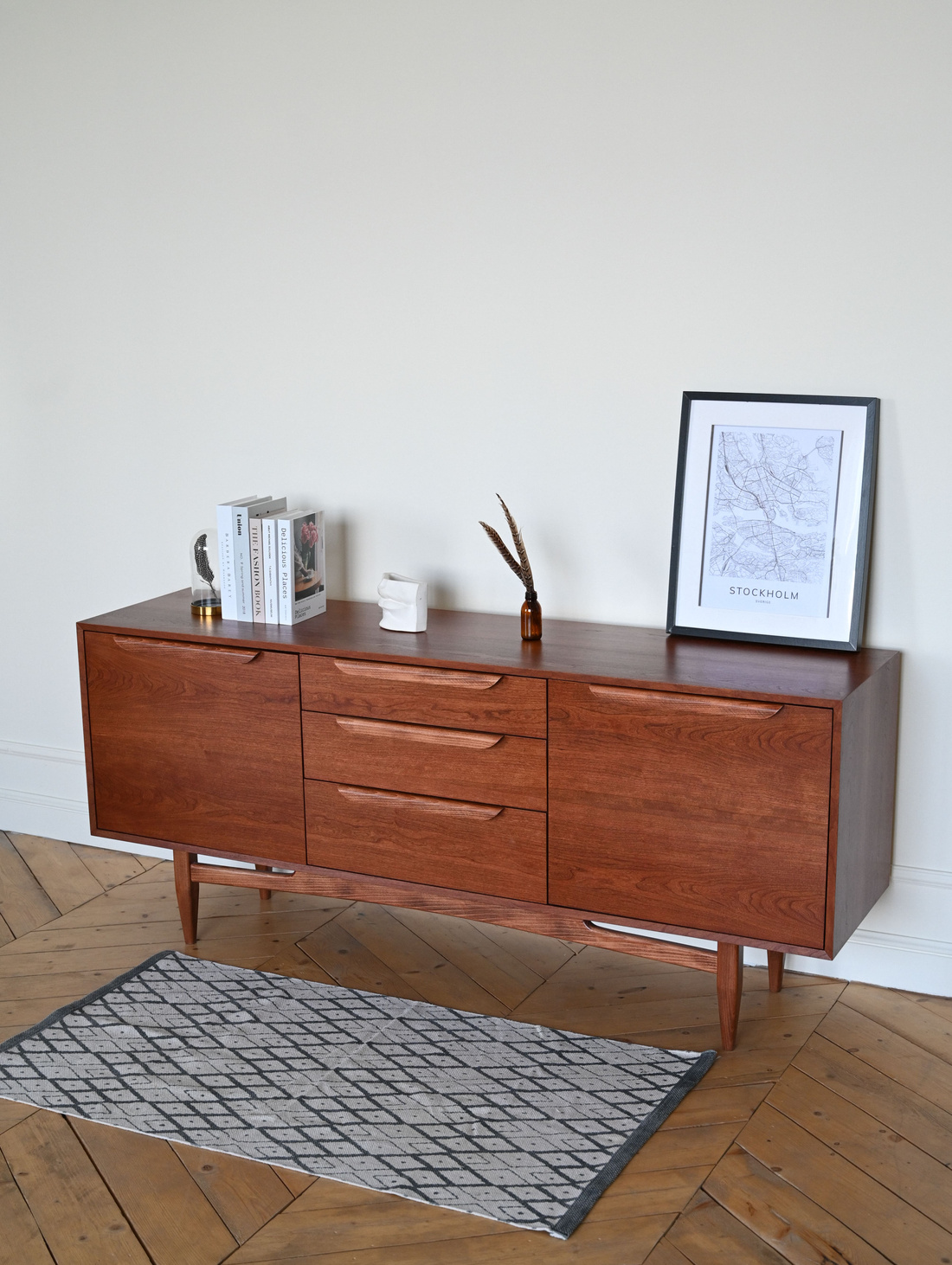 Комод из шпона вишни и массива бука КОМО19 - фотография товара