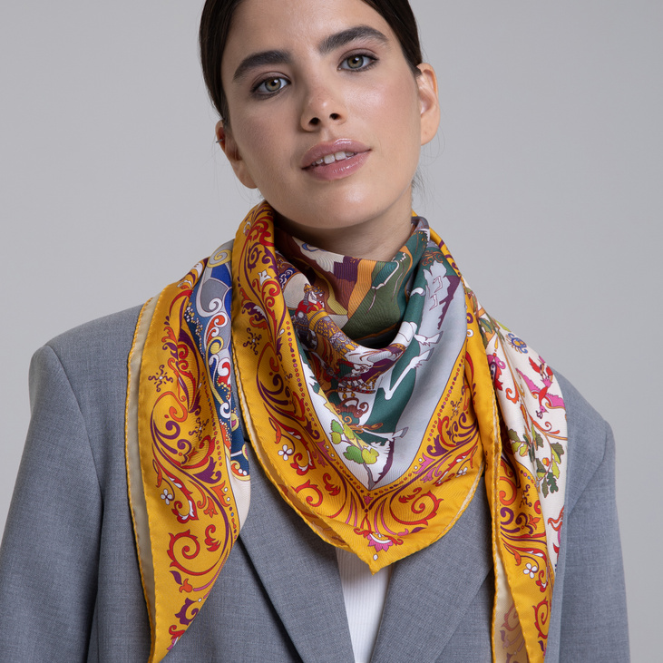 Шелковый платок «Сказки Пушкина светлый» 90х90