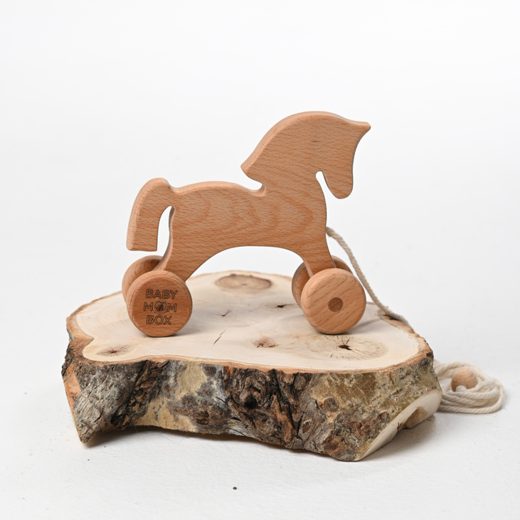 Каталка-лошадка из бука