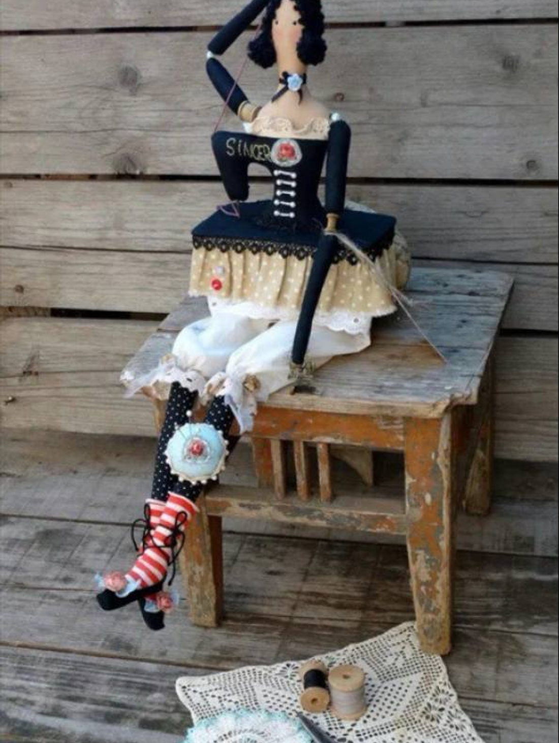 Интерьерная кукла "Фрау Зингер" - фотография товара