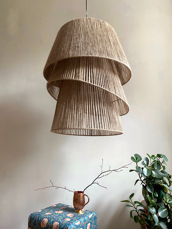 Оригинальная люстра из джута