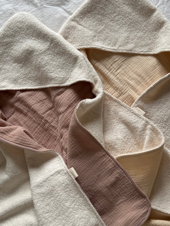 Двухсторонне полотенце уголок из муслина и махры