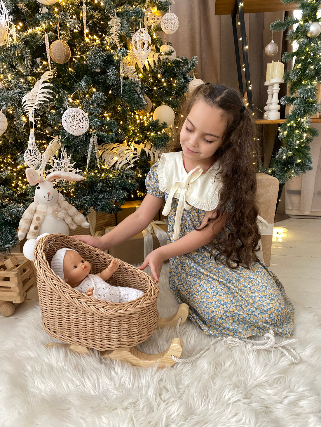 Плетеные санки для кукол. Кукольные санки - фотография товара