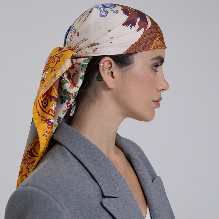 Шелковый платок «Сказки Пушкина светлый» 90х90