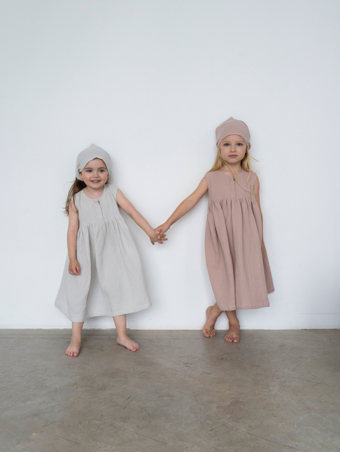 Сарафан из муслина в серо-голубом оттенке - фотография товара