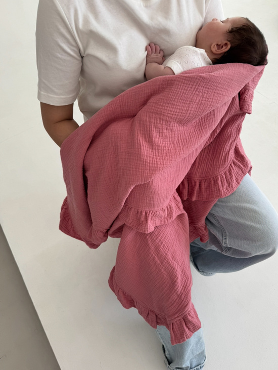 Муслиновый плед с рюшей "Ягодный"