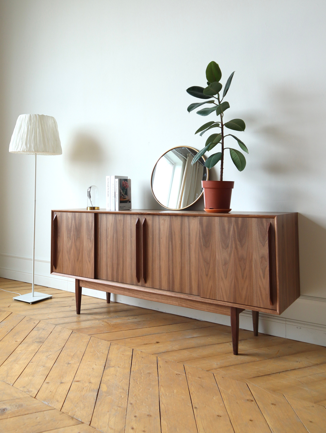 Комод из шпона и массива ореха КОМО14 - фотография товара