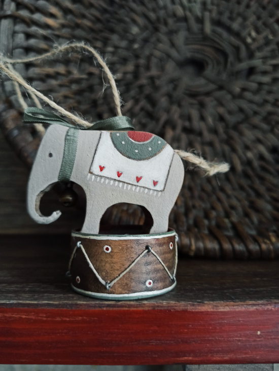 Елочная игрушка "Слоник малый на барабане"