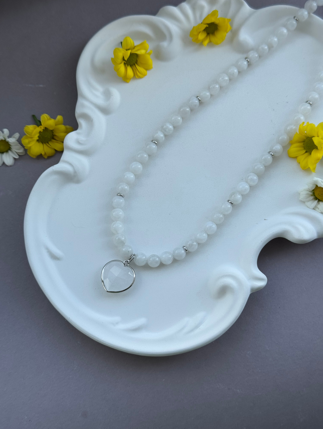 Колье с лунным камнем - фотография товара