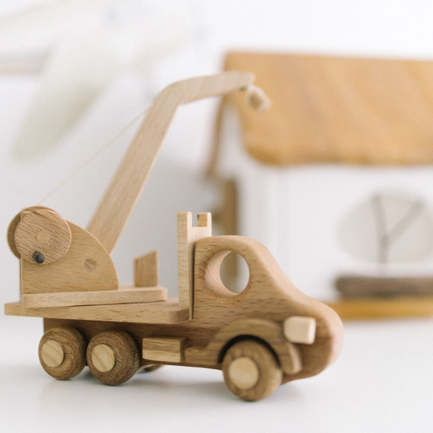 Магнитный кран - Деревянная игрушка - фотография товара