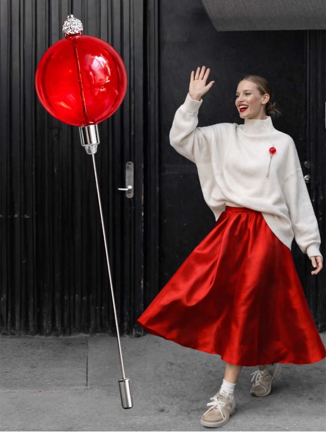 Брошь-игла из муранского стекла Bubbles красная - фотография товара