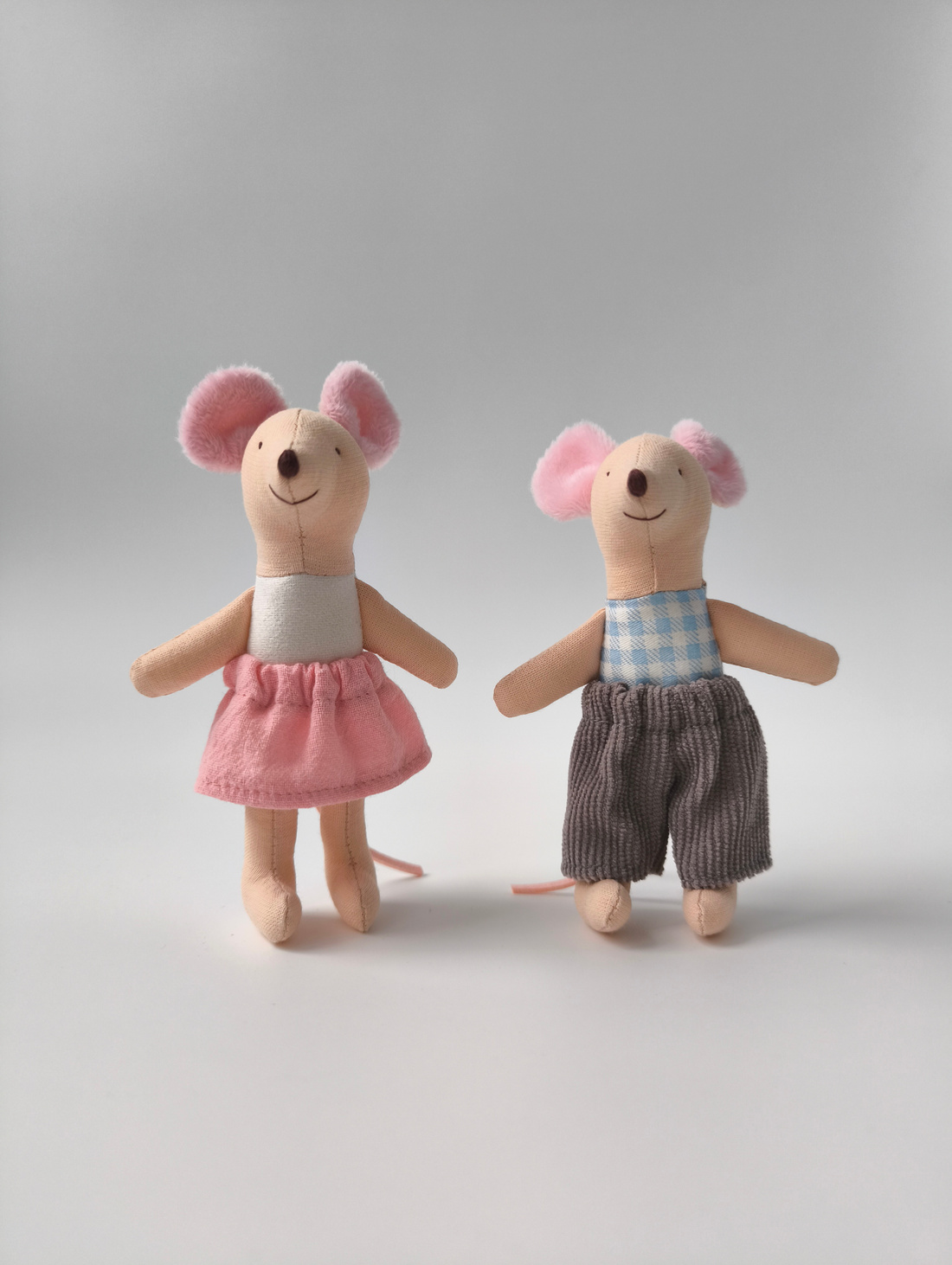 Мягкая игрушка "Мышка Детка" для кукольнного домика - фотография товара