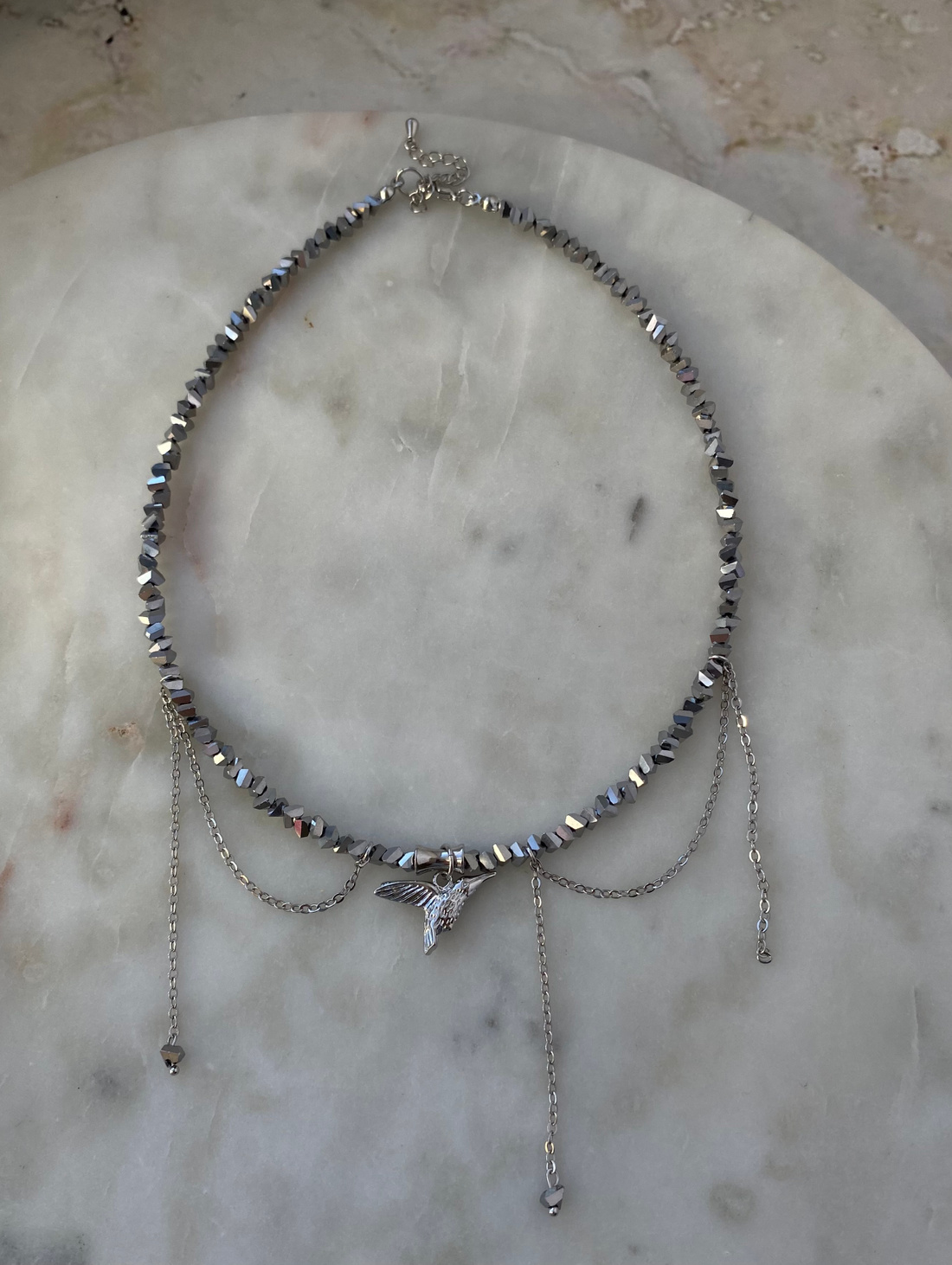 Чокер из ювелирного стекла с подвеской «Колибри» - фотография товара