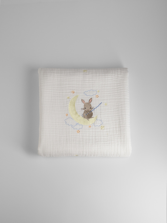 Плед «Лунная рыбалка с зайчонком» Молочный 105×105см