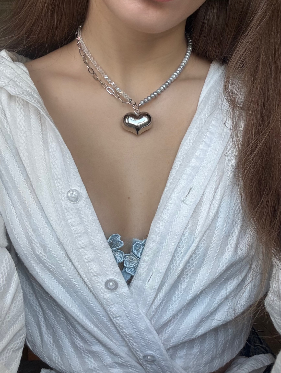 Колье из серого жемчуга с объемным сердцем - фотография товара