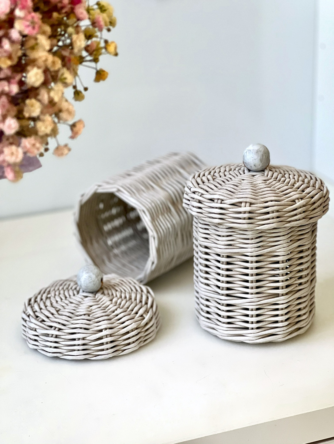 Плетёная корзина с крышкой - фотография товара