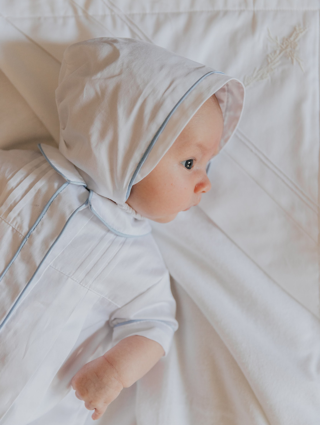 Чепчик с голубым кантом - фотография товара