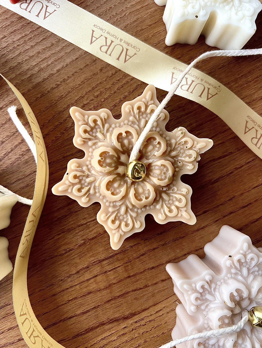 Свеча в виде снежинки - фотография товара