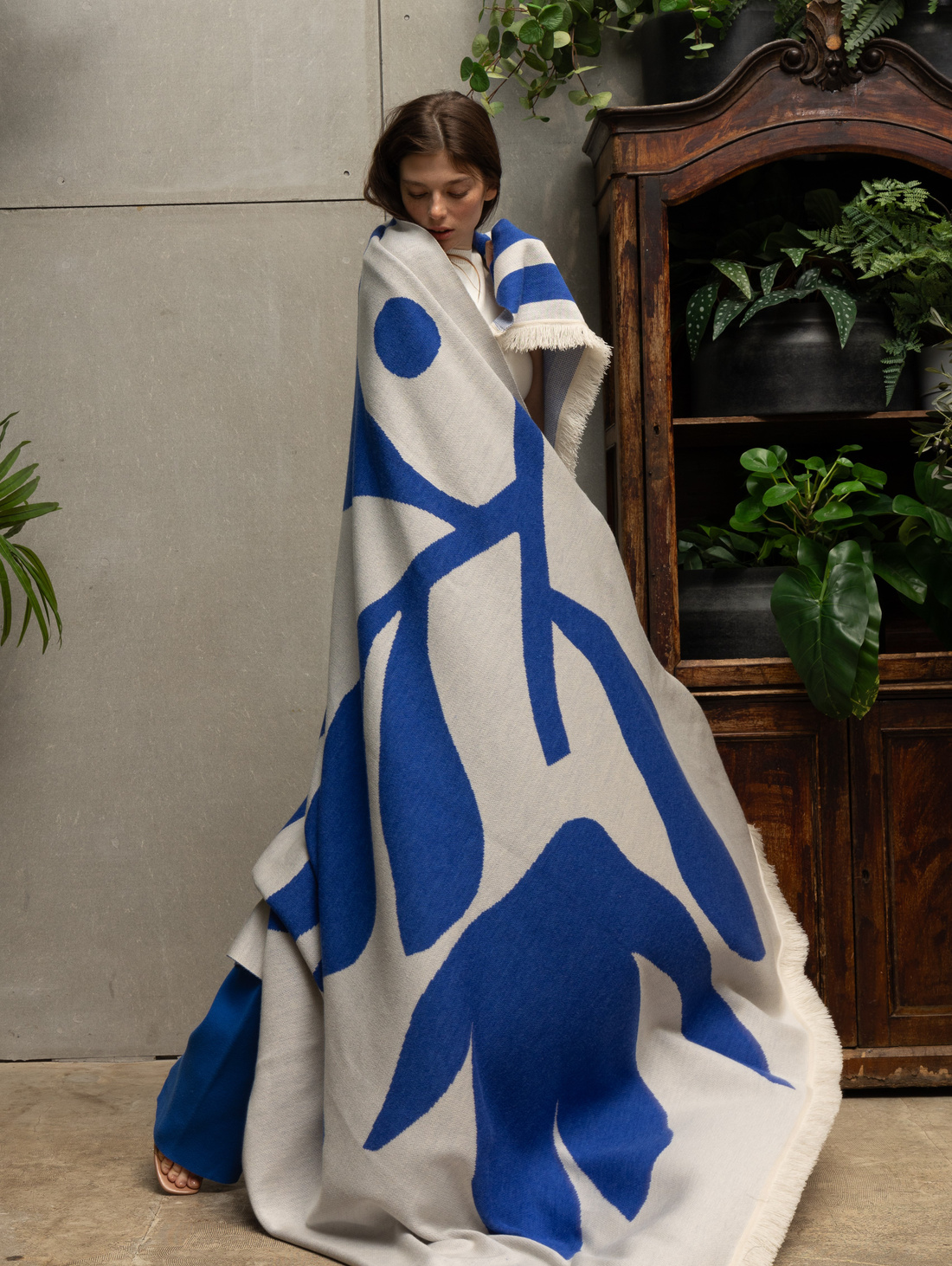 Плед синий на молочном из шерсти мериноса 160*180 - фотография товара