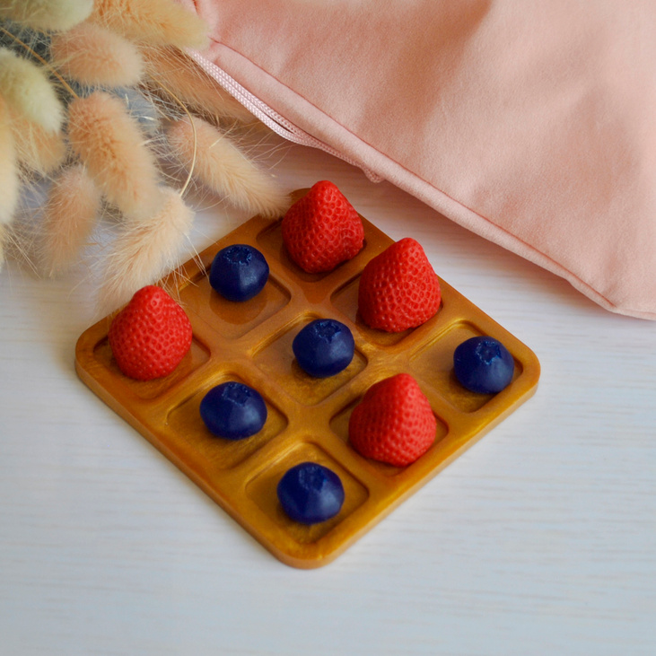 Крестики нолики "Клубника, голубика"