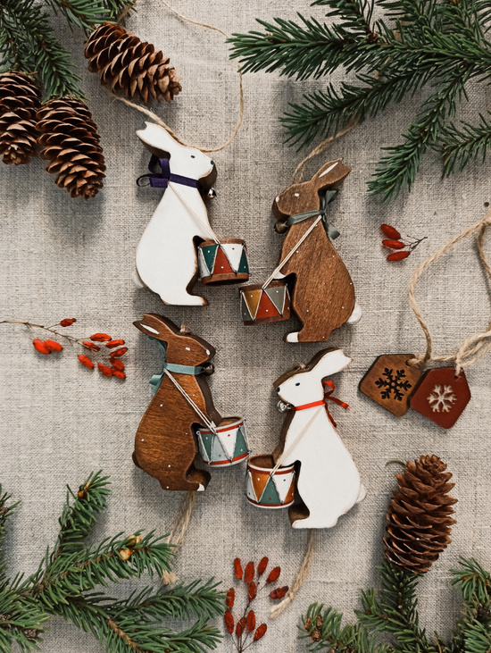 Ёлочная игрушка "Заяц с барабаном"