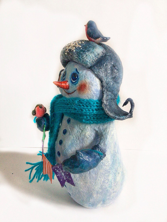 Игрушка из папье-маше "Снеговик"