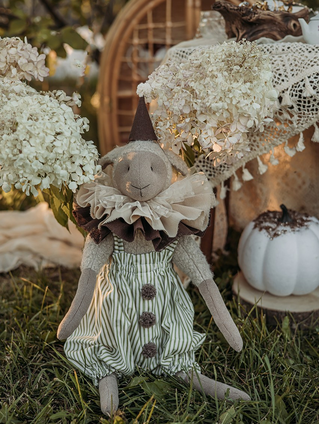 Мягкая игрушка "Барашек в полосатом комбинезоне" - фотография товара