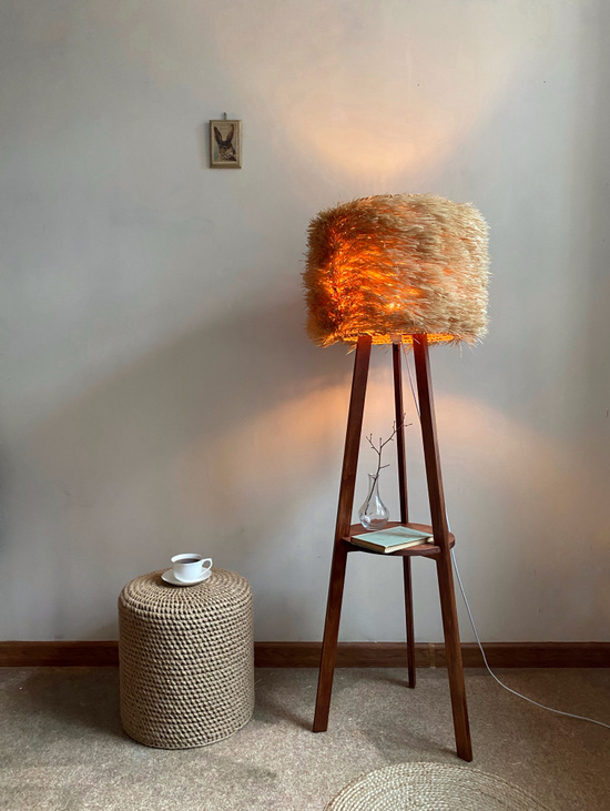 Торшер с абажуром из лыка