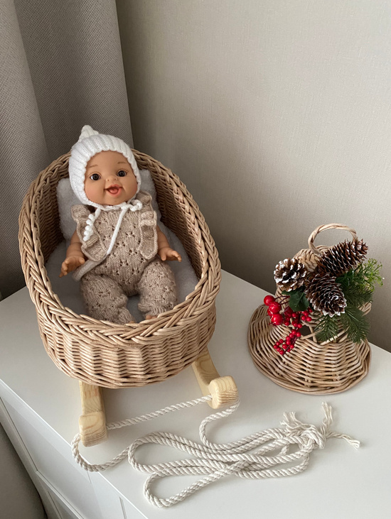 Плетеные санки для кукол. Кукольные санки