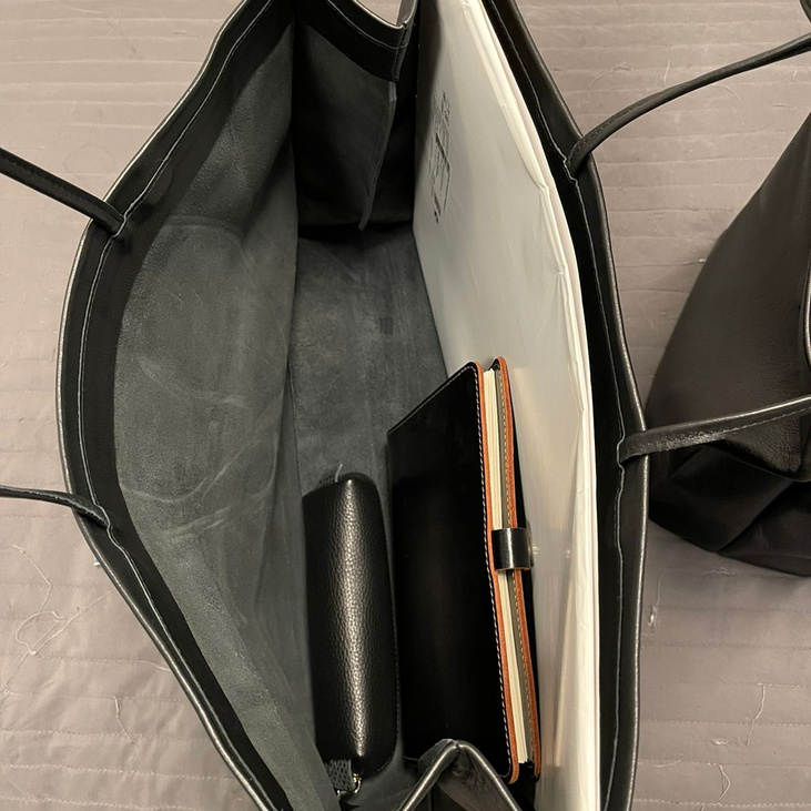 Бутик-пакет из натуральной кожи. Горизонтальный пакет.