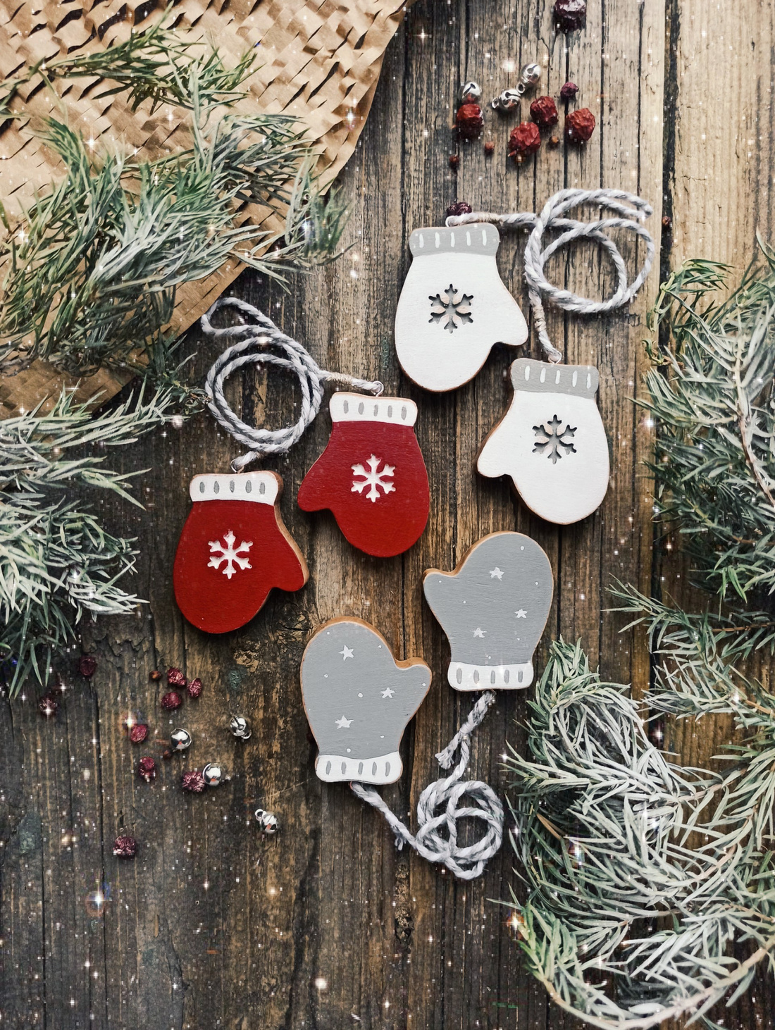 Елочная игрушка "Варежки" - фотография товара