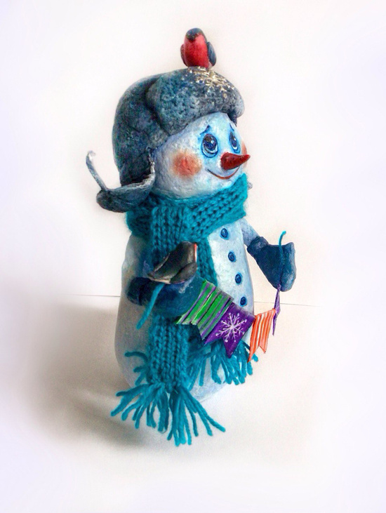 Игрушка из папье-маше "Снеговик"