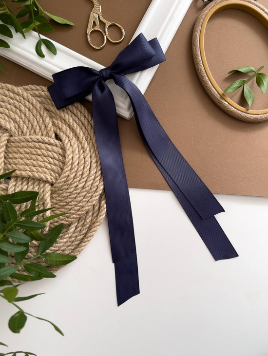 Бант бсиний классический на заколке