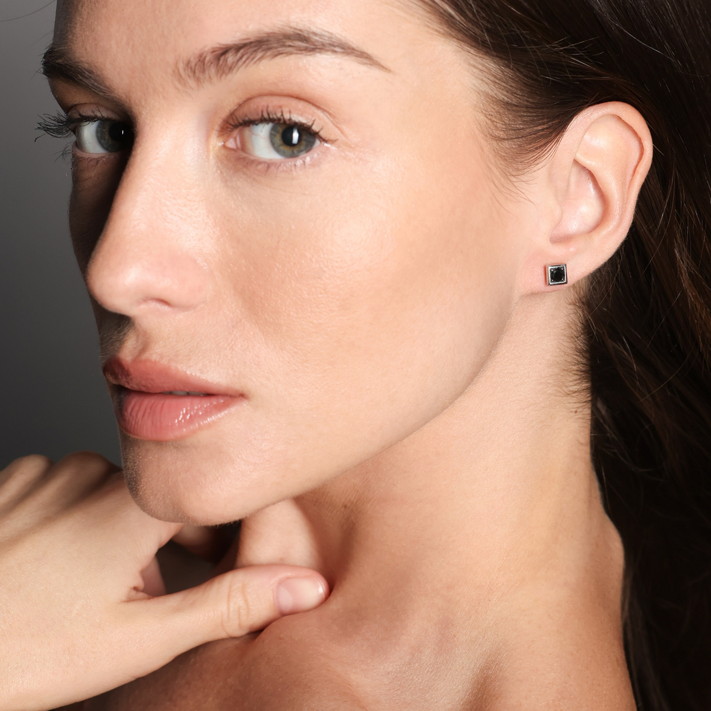 Монопусета с натуральным черным бриллиантом QUADRO BLACK - фотография товара