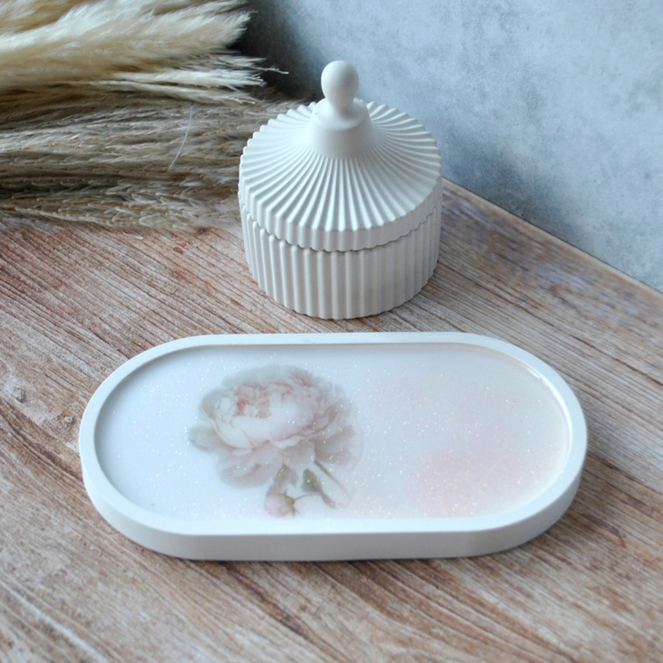 Свеча ароматическая "Белый пион и шкатулка"