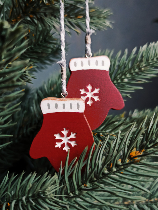 Елочная игрушка "Варежки"
