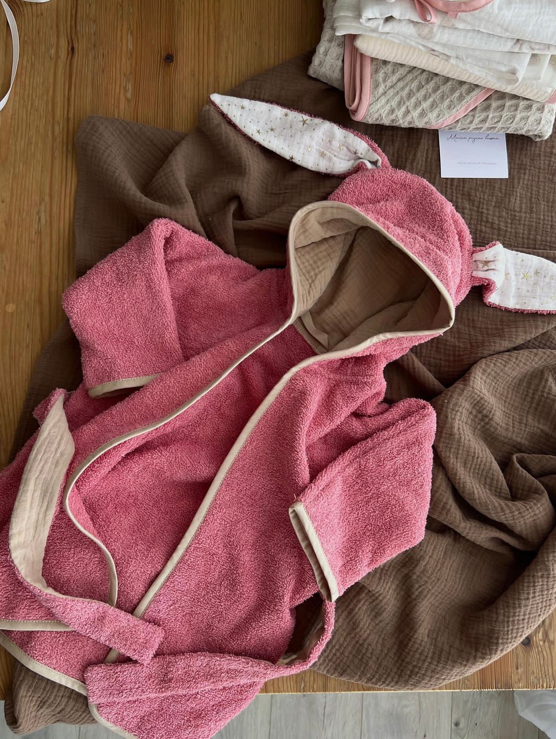 Махровый халат с ушками зайки - фотография товара