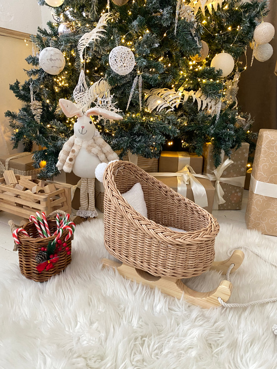 Плетеные санки для кукол. Кукольные санки