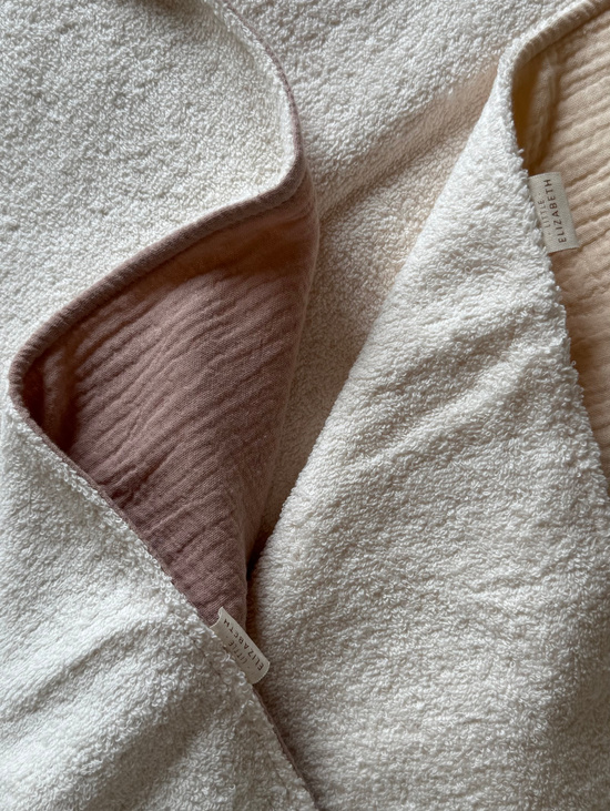 Двухсторонне полотенце уголок из муслина и махры