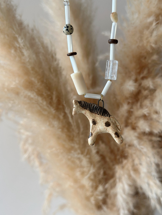 Колье «Жираф» с подвеской из керамики